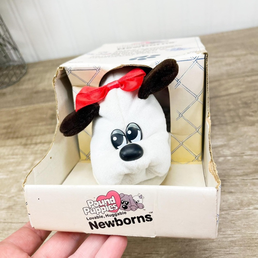 Vintage Pound Puppies Newborn 1985 Tonka White Dog Plush Toy in Box 7807